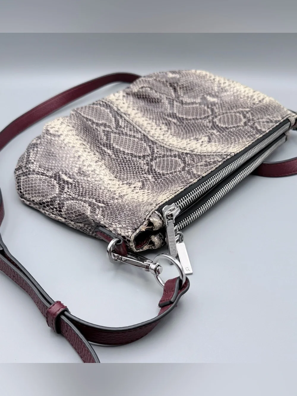G.I.L.I. Genuine Leather Pleated Double Zip Crossbody Purse